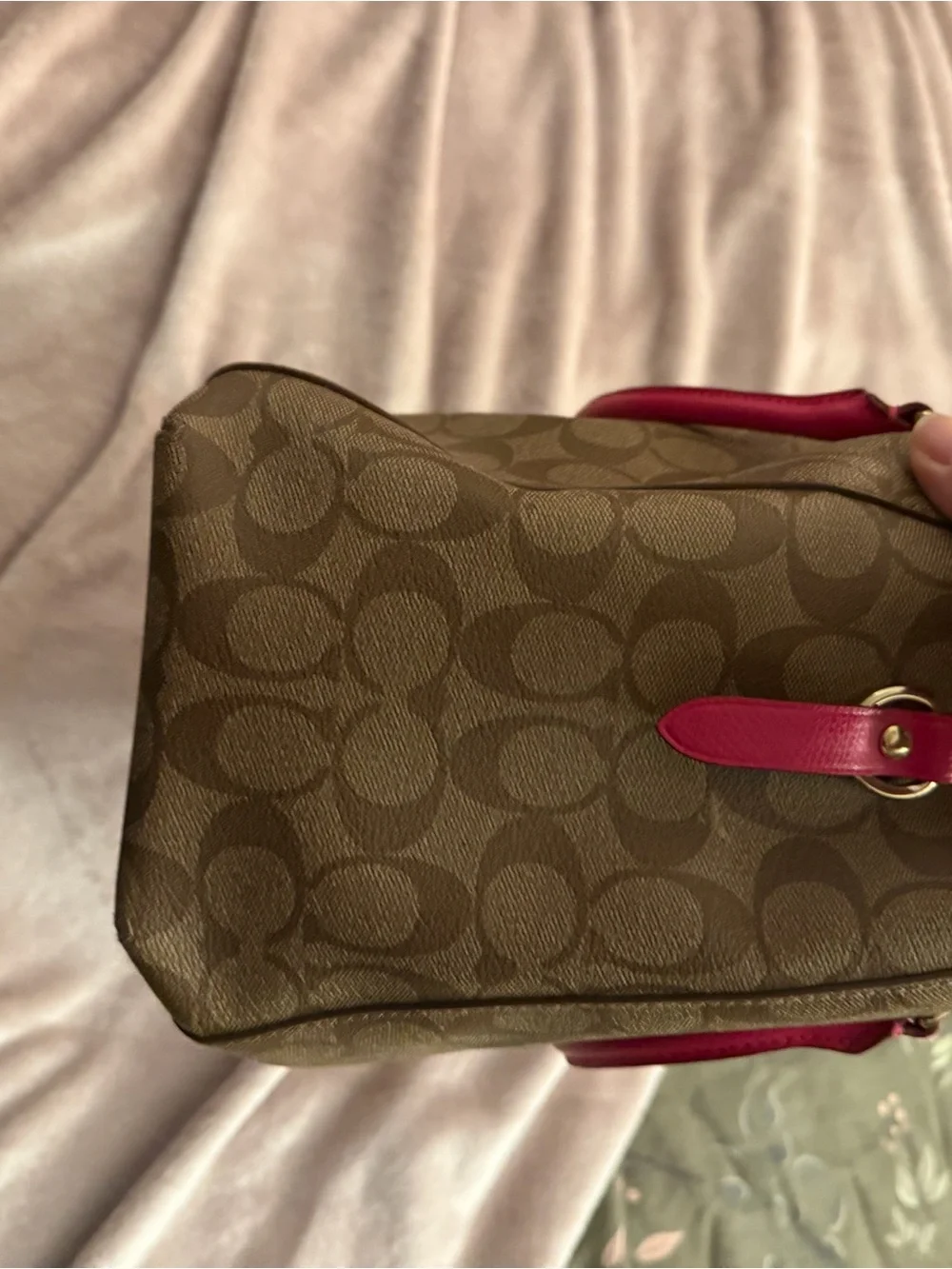 Coach satchel signature